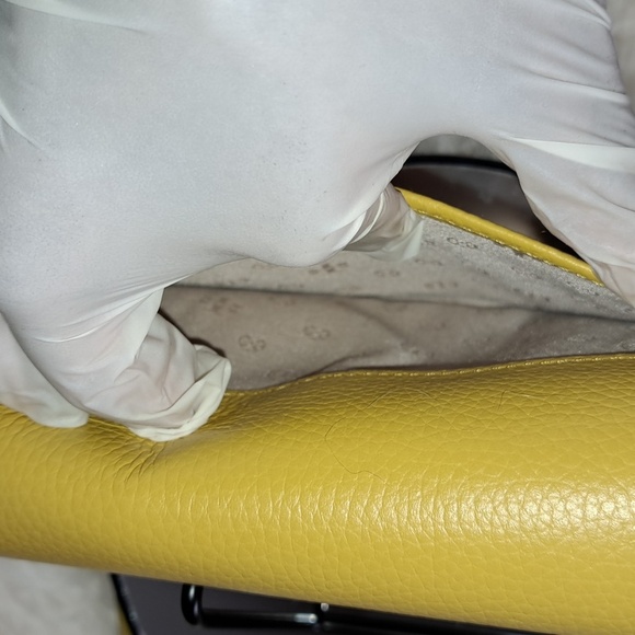 Tory Burch Thea Flat Wallet Crossbody Like New - Picture 12 of 16